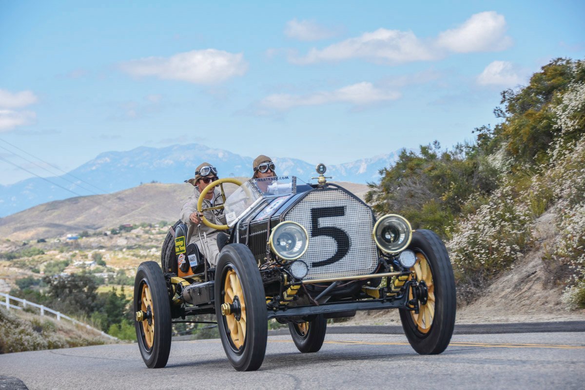 1909 Buick racer attacks the California hills.